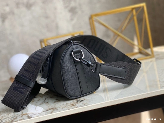 WIS CITY Louis KEEPALL Vuitton 0821